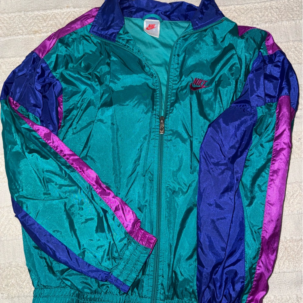 Retro Nike windbreaker